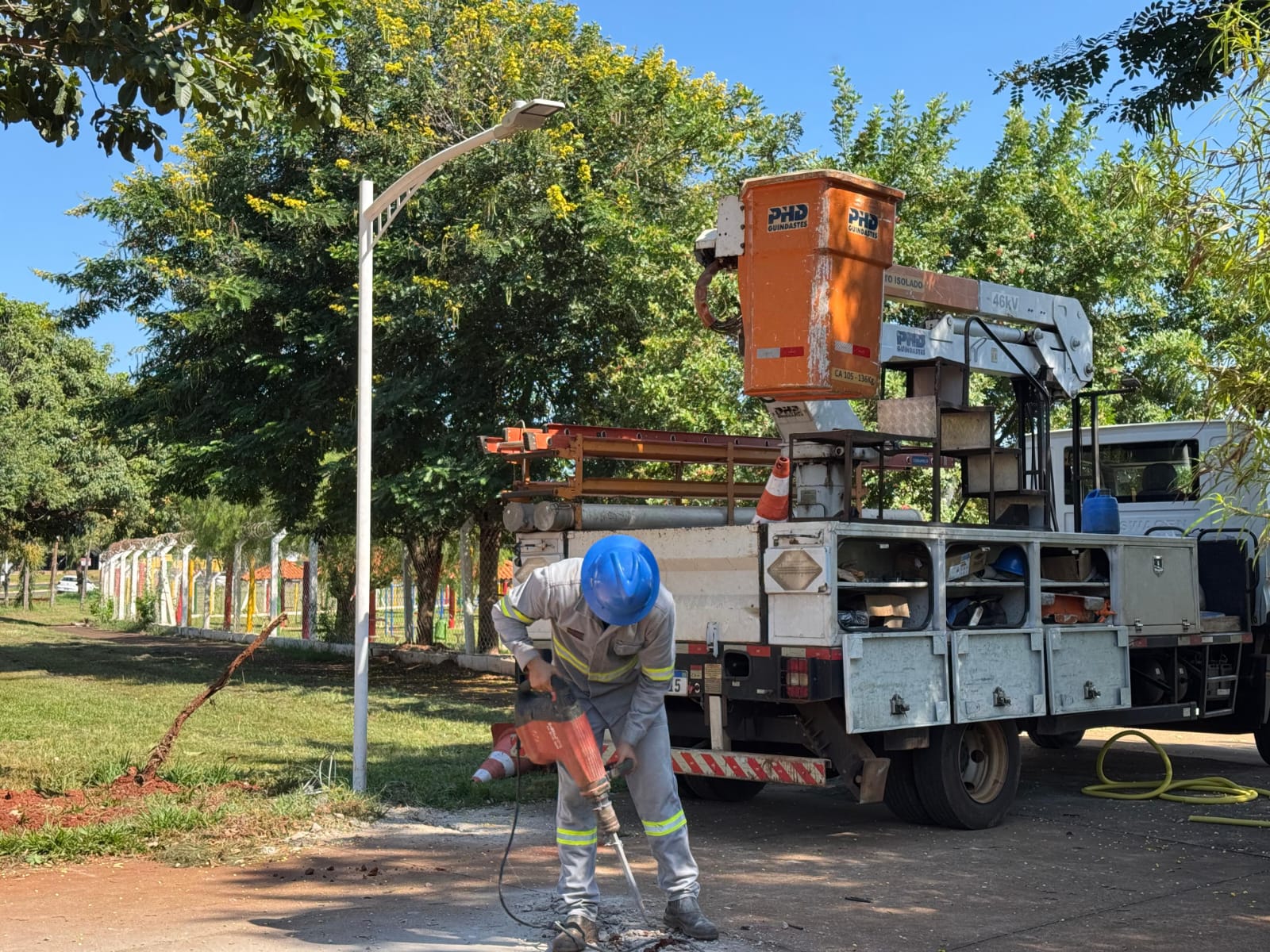 Projeto “Mais Luz, Mais Vida”, da Barretos Inteligente, leva 40 novos pontos de iluminação ao Parque dos Lagos