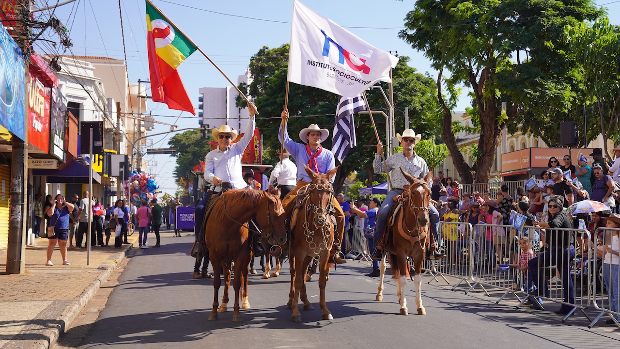 Desfile da Cultura Tropeira valoriza tradições no centro de Barretos