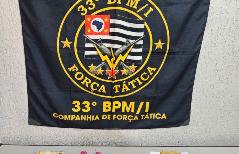 Força Tática prende dois homens por tráfico de drogas no Luiz Spina
