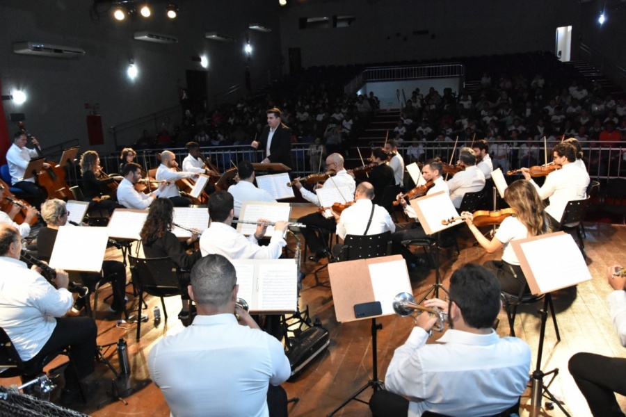 Orquestra Sinfônica Municipal de Barretos se apresenta para alunos do Fausto Lex