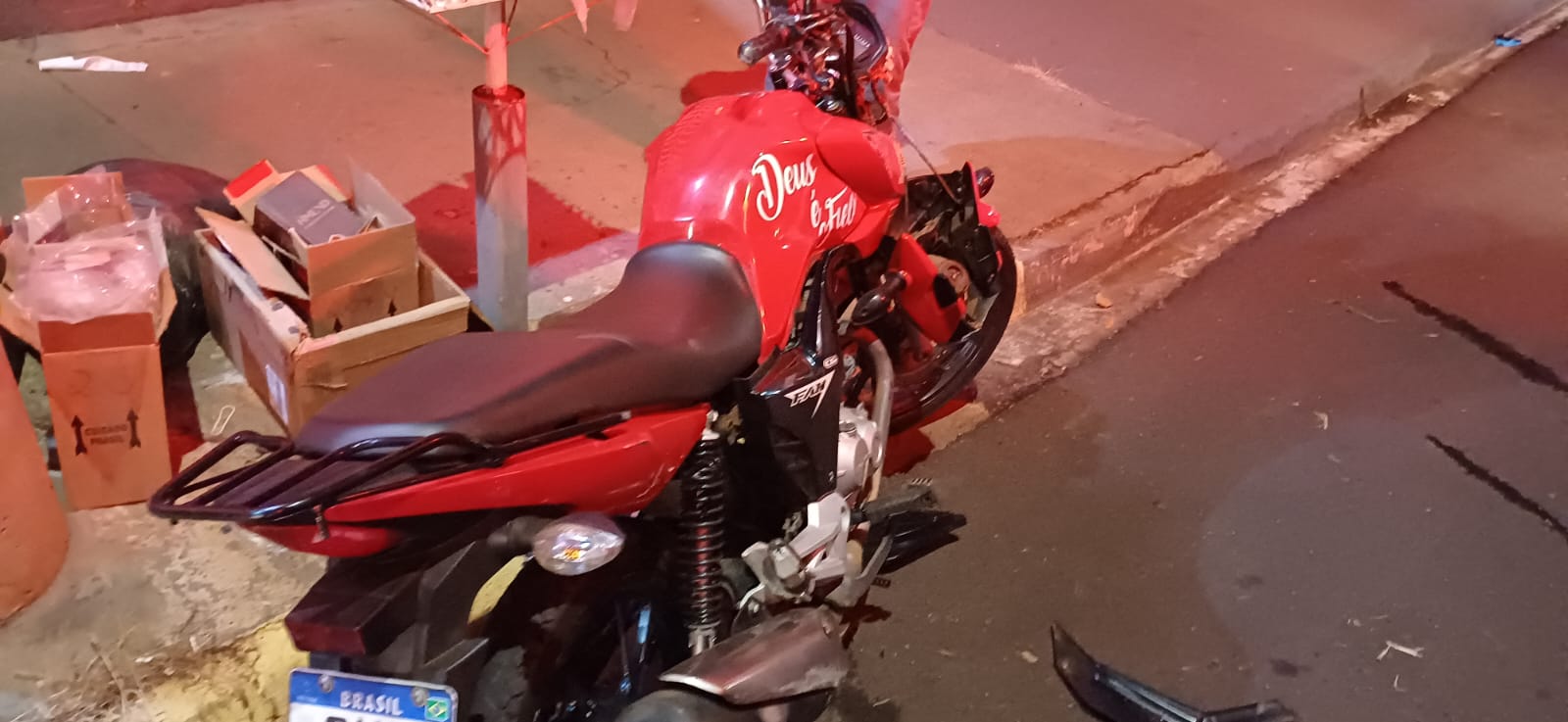Motociclista fica gravemente ferido em colisão entre carro e moto em cruzamento de Barretos