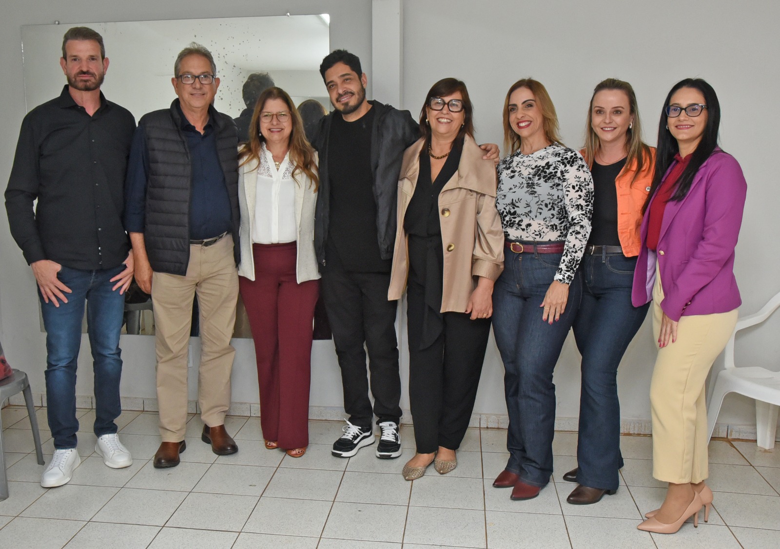Servidores da Educação de Barretos prestigiam show exclusivo de Diogo Almeida no Espaço Berrantão