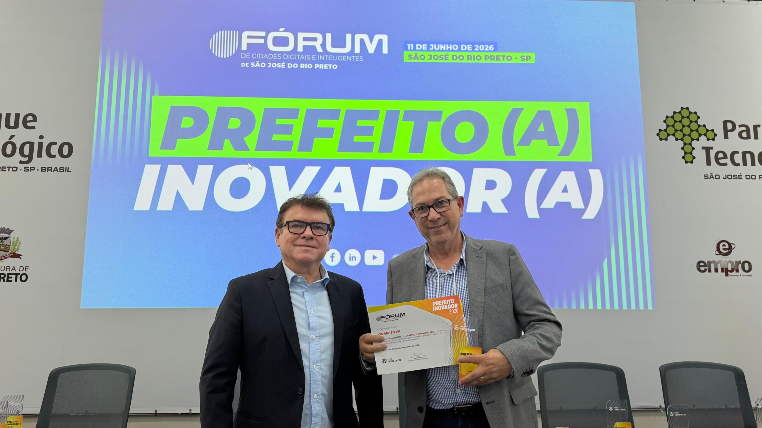 Odair Silva recebe reconhecimento de Prefeito Inovador 2026 no Fórum de Cidades Digitais e Inteligentes