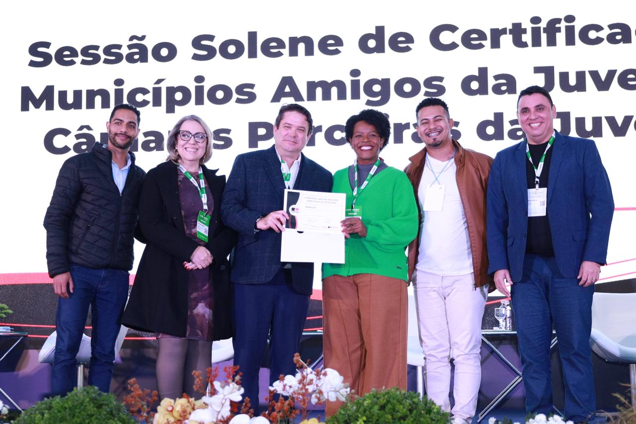 Barretos recebe certificados de Município Amigo da Juventude e de Casa da Juventude em Ação