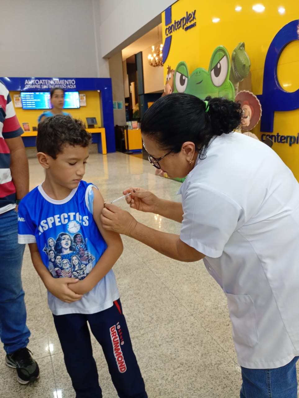 Vacinação no shopping: Saúde aplica mais de 150 doses contra gripe entre sexta, 26, e sábado, 27