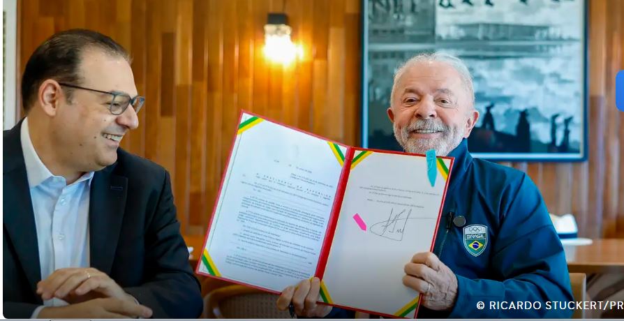 Lula sanciona lei que garante renovação automática da CNH
