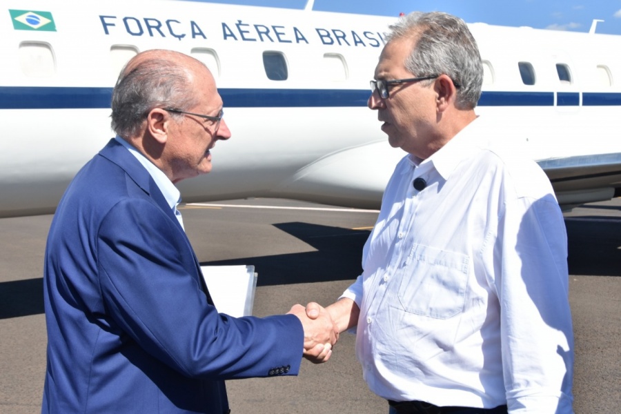Prefeito Odair Silva recepciona Geraldo Alckmin em Barretos