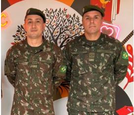 Exército Brasileiro confirma novos comandantes do Tiro de Guerra Foto – Os subtenentes Yamashiro e Lester que são instrutores do TG.