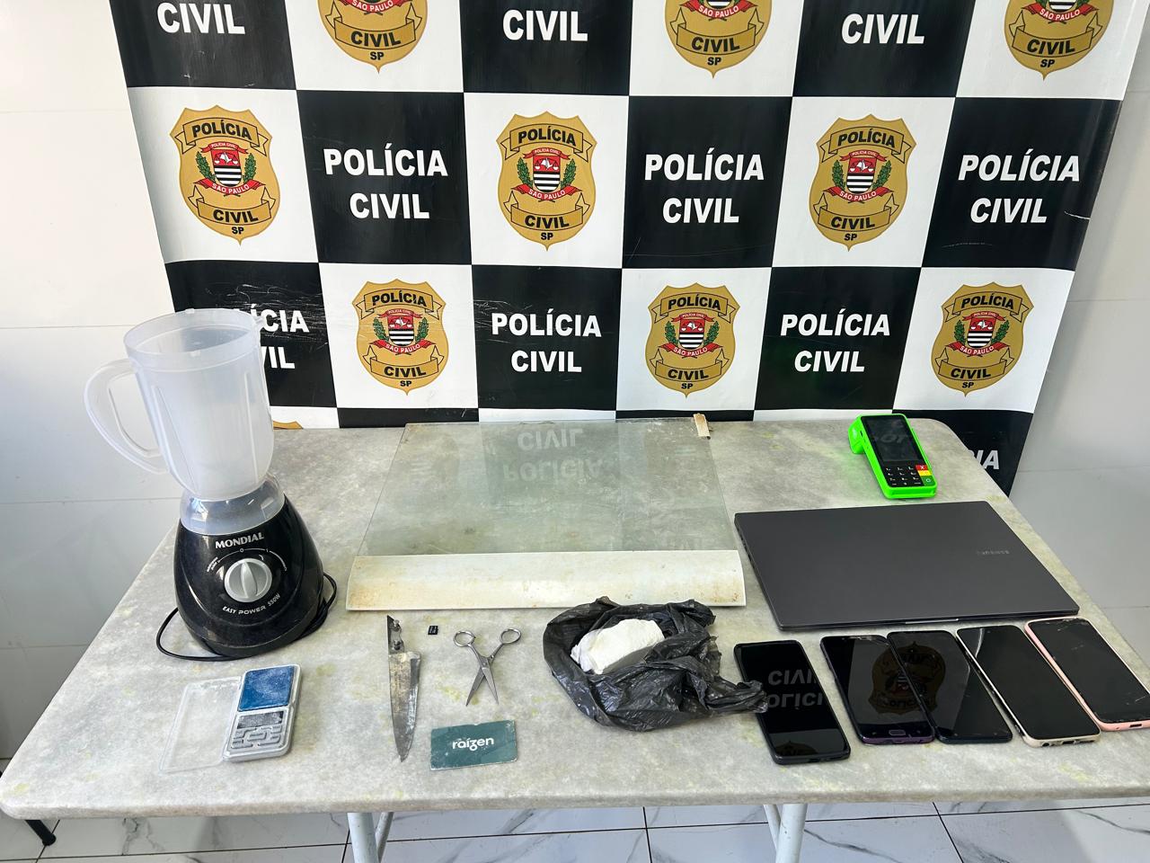 Policia Civil prende homem foragido e flagra casal por tráfigo de drogas em Colômbia SP